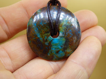 Chrysocoll Chrysokolla Schutzdonut 30mm~ Edelstein Kette ~HIPPIE ~GOA ~Boho ~Tibet ~Ethno ~Nature ~Donut ~Schutzsymbol ~Heilstein ~Rarität - Art of Nature Berlin