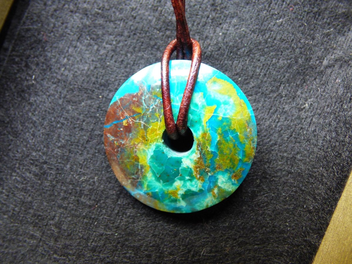 Chrysocoll Chrysokolla Schutzdonut 30mm~ Edelstein Kette ~HIPPIE ~GOA ~Boho ~Tibet ~Ethno ~Nature ~Donut ~Schutzsymbol ~Heilstein ~Rarität - Art of Nature Berlin