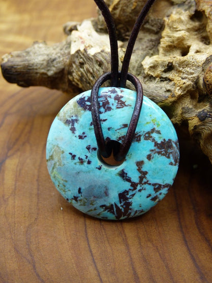 Chrysocoll Chrysokolla Schutzdonut 30mm Edelstein Kette HIPPIE GOA Boho Tibet Ethno Nature Donut Schutzsymbol Heilstein Rarität Türkis Meer - Art of Nature Berlin