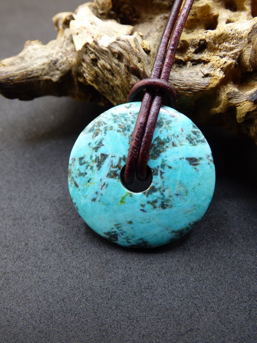 Chrysocoll Chrysokolla Schutzdonut 30mm Edelstein Kette HIPPIE GOA Boho Tibet Ethno Nature Donut Schutzsymbol Heilstein Rarität Türkis Meer - Art of Nature Berlin