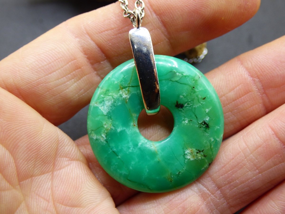 Chrysoprase ~ 925 Sterling Silber Edelstein Kette HIPPIE GOA Boho Ethno Natur Donut Schutzsymbol Heilstein Rarität grün Anhänger rund - Art of Nature Berlin