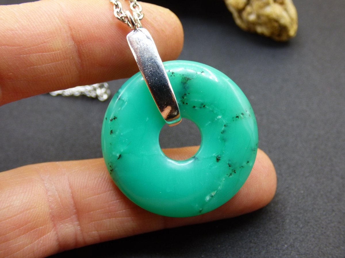 Chrysoprase ~ 925 Sterling Silber Edelstein Kette HIPPIE GOA Boho Ethno Natur Donut Schutzsymbol Heilstein Rarität grün Anhänger rund - Art of Nature Berlin