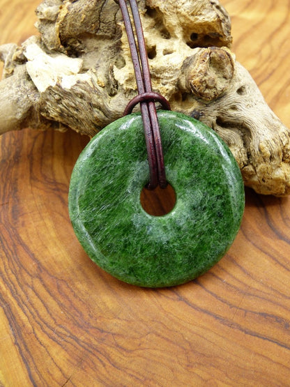 Diopsid ~ Edelstein Kette grün HIPPIE GOA Boho Ethno Natur Heilstein Rarität Kristalle Schmuck Anhänger Natur Stein Donut Geschenk Magisch - Art of Nature Berlin