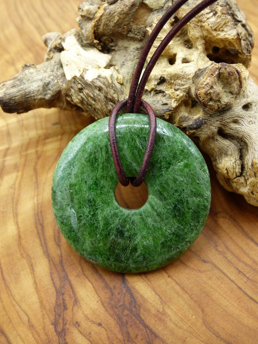 Diopsid ~ Edelstein Kette grün HIPPIE GOA Boho Ethno Natur Heilstein Rarität Kristalle Schmuck Anhänger Natur Stein Donut Geschenk Magisch - Art of Nature Berlin