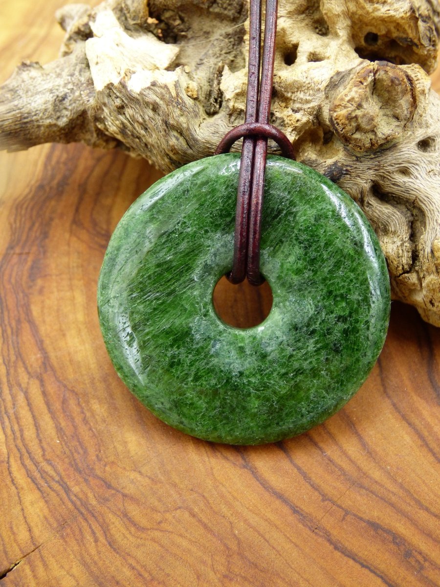 Diopsid ~ Edelstein Kette grün HIPPIE GOA Boho Ethno Natur Heilstein Rarität Kristalle Schmuck Anhänger Natur Stein Donut Geschenk Magisch - Art of Nature Berlin