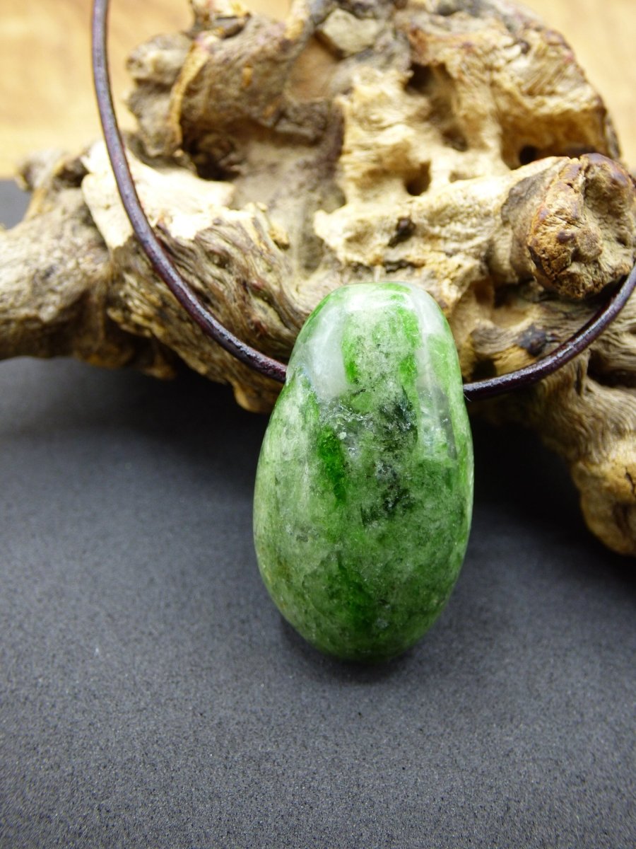 Diopsid ~ Edelstein Kette grün HIPPIE GOA Boho Ethno Natur Heilstein Rarität Kristalle Schmuck Anhänger Natur Stein Russia Geschenk Magisch - Art of Nature Berlin