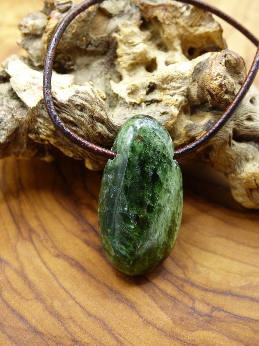 Diopsid ~ Edelstein Kette grün HIPPIE GOA Boho Ethno Natur Heilstein Rarität Kristalle Schmuck Anhänger Natur Stein Russia Geschenk Magisch - Art of Nature Berlin