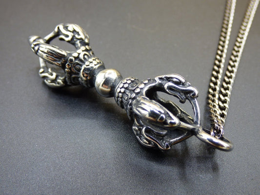 Dorje Vajra ~ Tibet Glücks Anhänger Kette Groß ~Messing Antik Silber Tibetische Buddhis Kraft Medaillon Hippie Vintage Talisman Meditation - Art of Nature Berlin