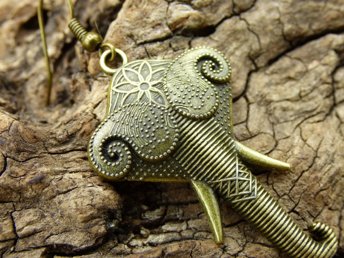 Elefanten Ohrringe aus Antik Bronze ~Goa ~Hippie ~Vintage ~Indien ~Boho ~Ethno ~Sonne - Art of Nature Berlin