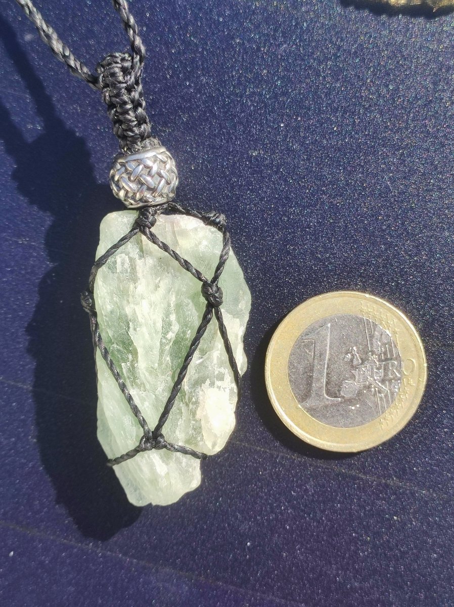 Fluorit grün ~ Makramee Edelstein Kette grün Natur Rarität Heilstein Kristall HIPPIE Boho Mann Frau Mutter Geschenk Er Sie roh Mineral - Art of Nature Berlin